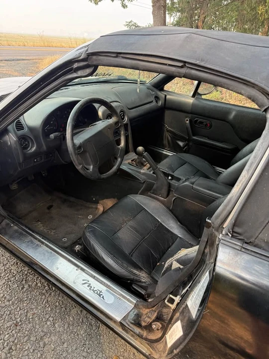 1997 Mazda NA MX-5 Miata - Image 6 of 8
