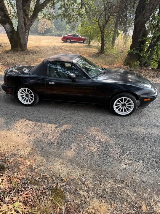 1997 Mazda NA MX-5 Miata - Image 4 of 8