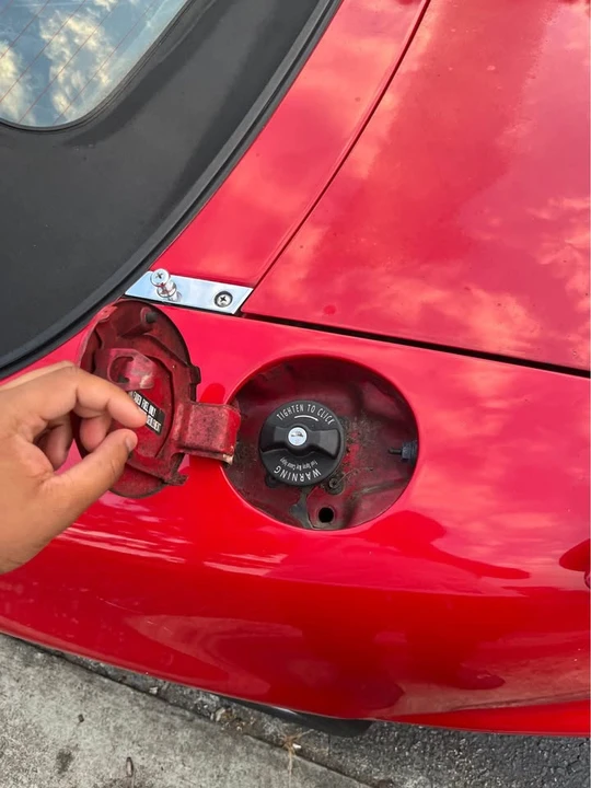 1997 Mazda NA MX-5 Miata - Image 10 of 14