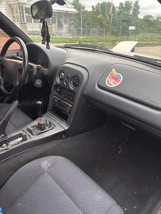 1997 Mazda NA MX-5 Miata - Image 5 of 9