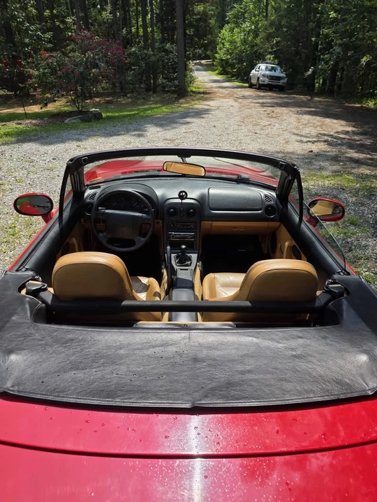 1997 Mazda NA MX-5 Miata - Image 6 of 10