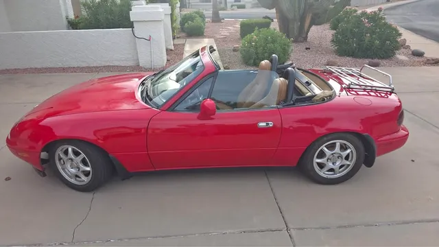 1997 Mazda MX-5 Convertible 2D