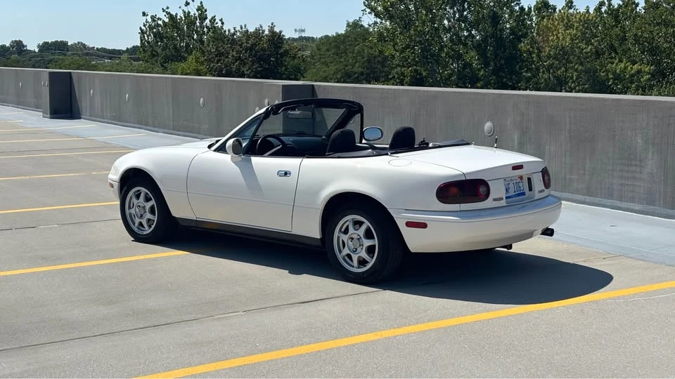 1997 Mazda NA MX-5 Miata - Image 7 of 10