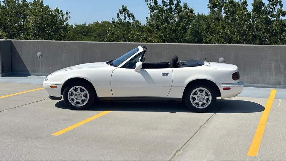 1997 Mazda NA MX-5 Miata - Image 6 of 10