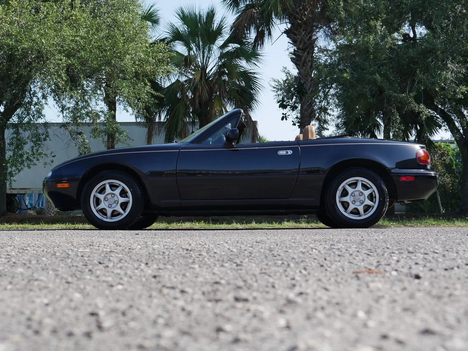 1997 Mazda NA MX-5 Miata - Image 12 of 15