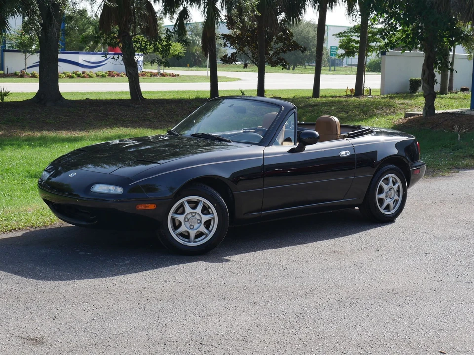 1997 Mazda NA MX-5 Miata - Image 9 of 15