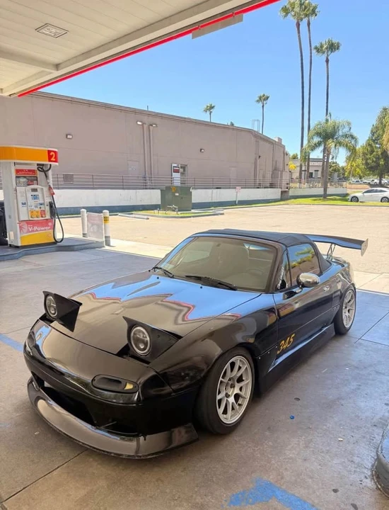 1997 Mazda NA MX-5 Miata - Image 2 of 7