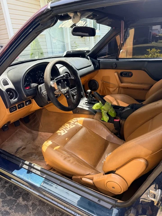 1997 Mazda NA MX-5 Miata - Image 6 of 8