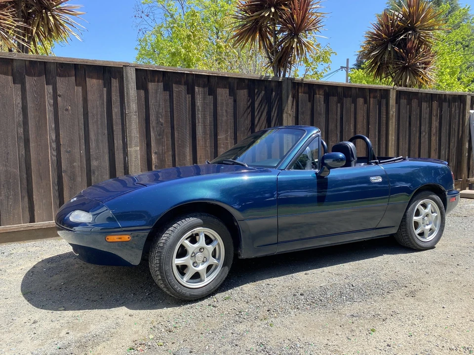 1997 Mazda NA MX-5 Miata - Image 2 of 31