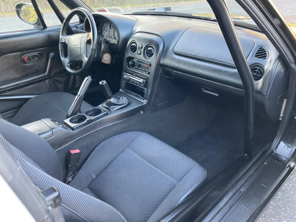 1997 Mazda NA MX-5 Miata - Image 27 of 31