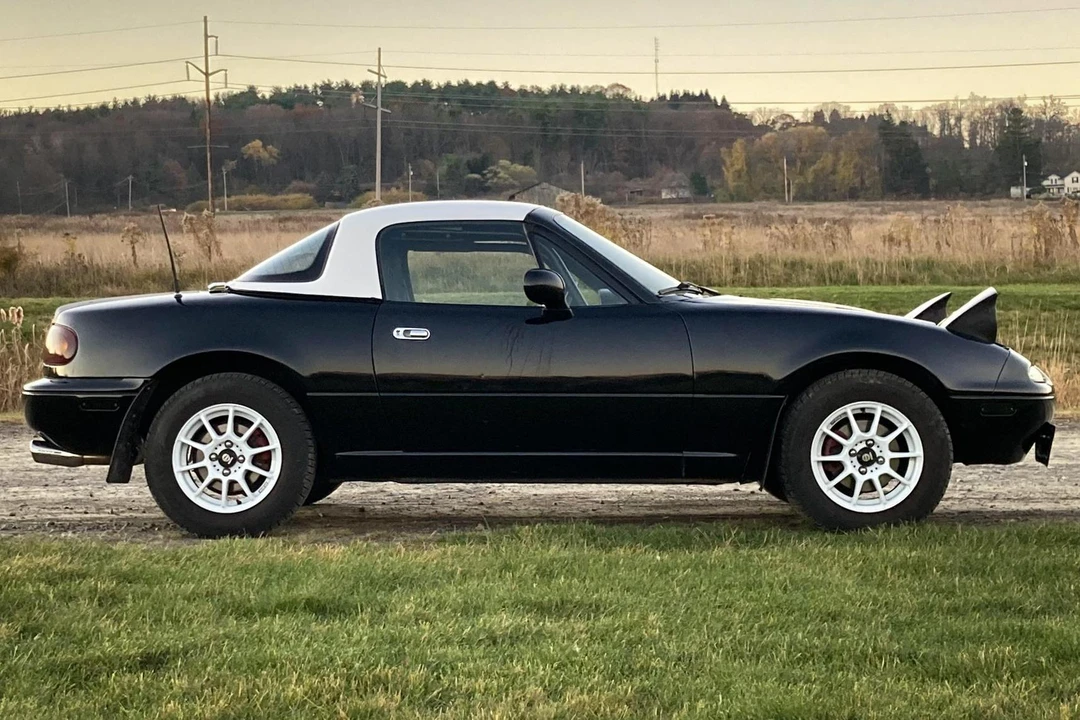 1997 Mazda NA MX-5 Miata - Image 2 of 31