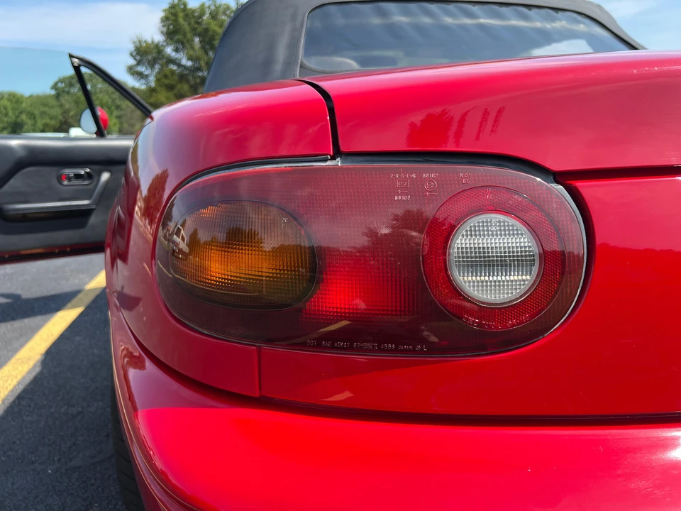 1997 Mazda NA MX-5 Miata - Image 28 of 31