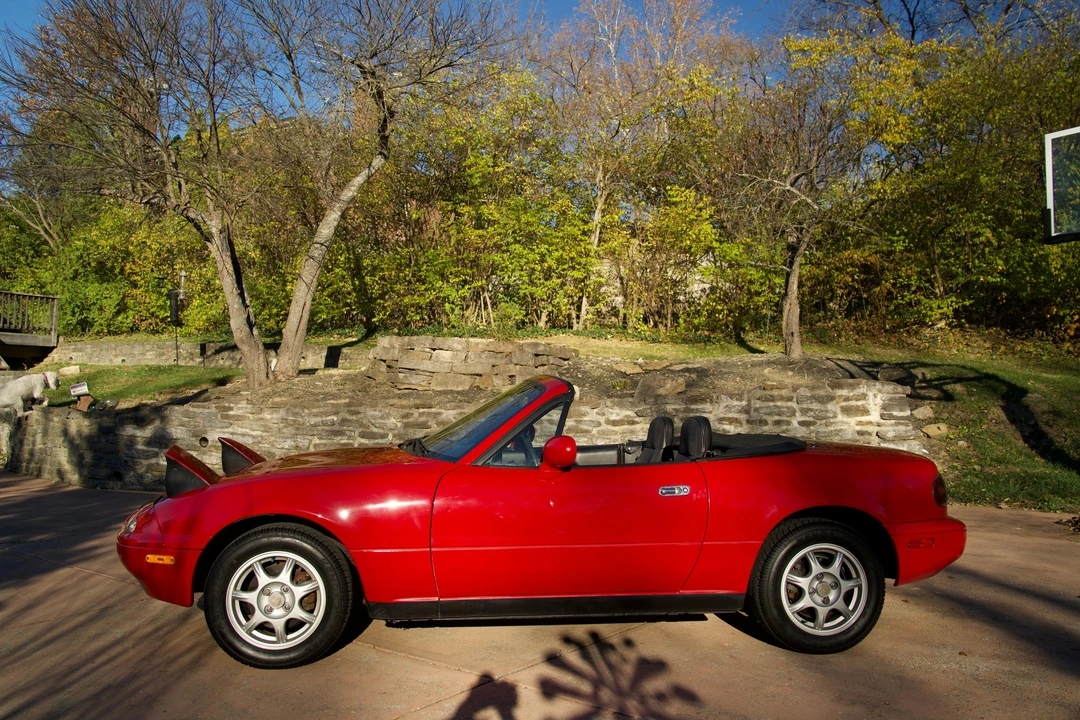 1997 Mazda NA MX-5 Miata - Image 11 of 31