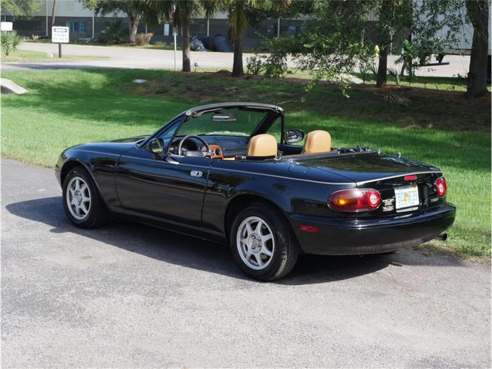 1997 Mazda NA MX-5 Miata - Image 17 of 31