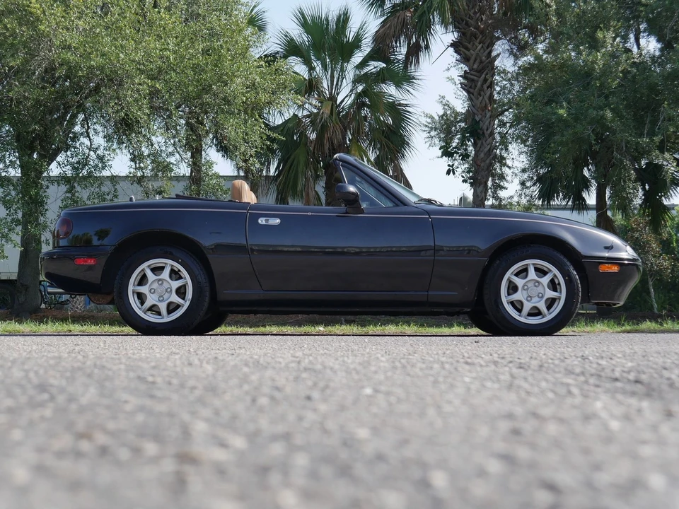 1997 Mazda NA MX-5 Miata - Image 13 of 24