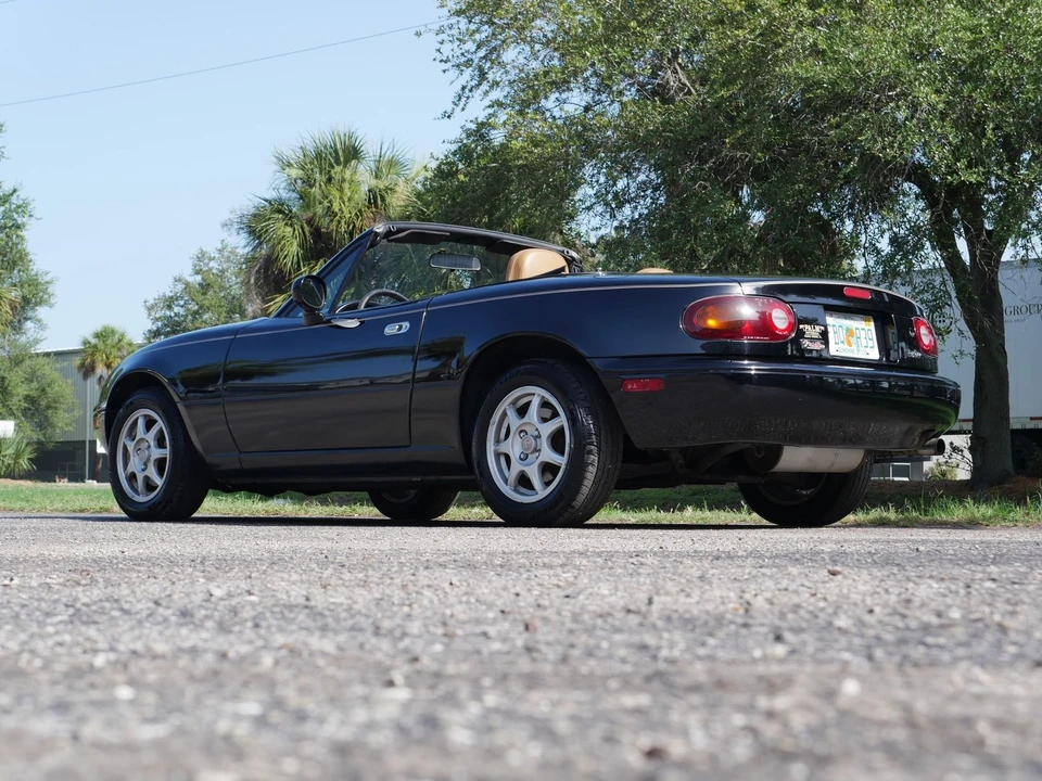 1997 Mazda NA MX-5 Miata - Image 16 of 24