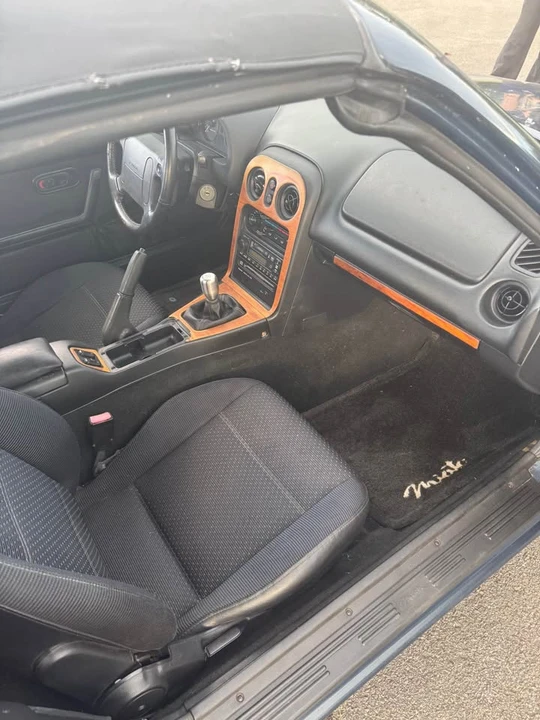 1997 Mazda NA MX-5 Miata - Image 8 of 17