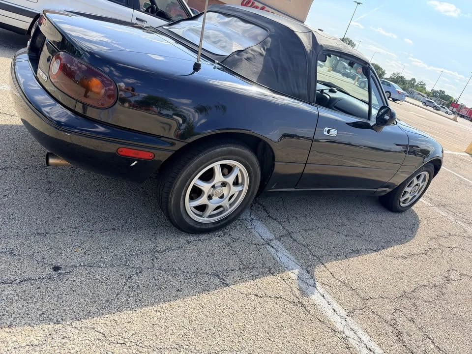 1997 Mazda NA MX-5 Miata - Image 5 of 9