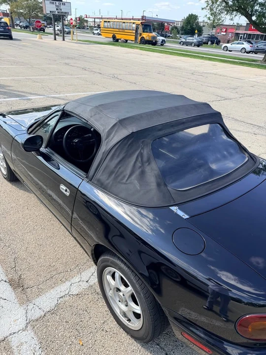 1997 Mazda NA MX-5 Miata - Image 6 of 9