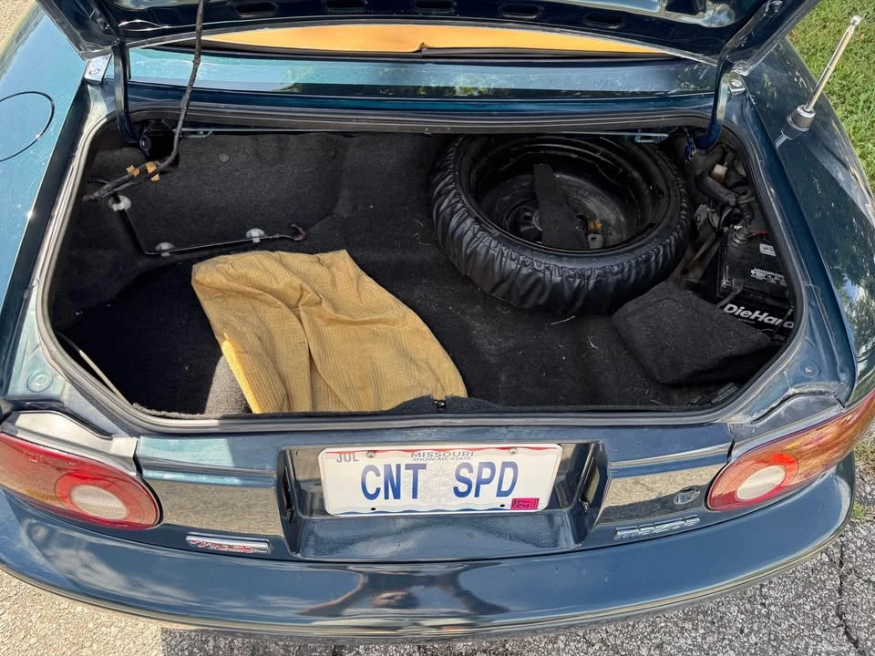 1997 Mazda NA MX-5 Miata - Image 9 of 11