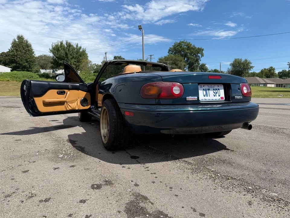 1997 Mazda NA MX-5 Miata - Image 5 of 11