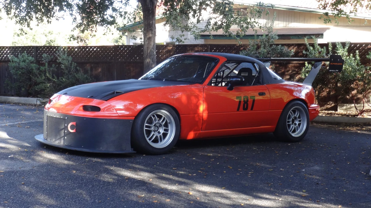 1997 Mazda NA MX-5 Miata - Image 2 of 31