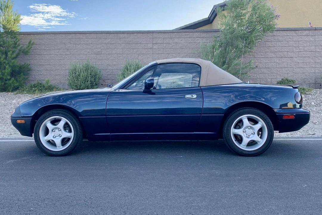 1997 Mazda NA MX-5 Miata - Image 2 of 2