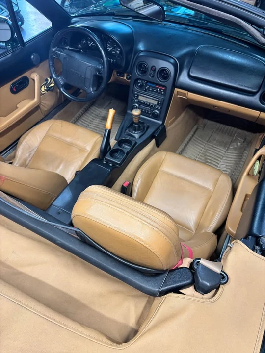 1997 Mazda NA MX-5 Miata - Image 6 of 8