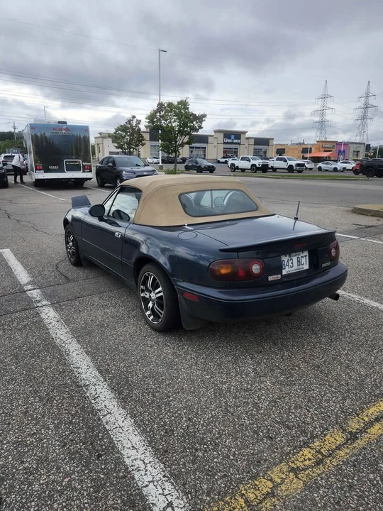 1997 Mazda NA MX-5 Miata - Image 6 of 8
