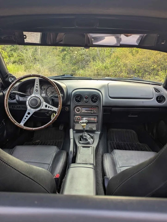 1997 Mazda NA MX-5 Miata - Image 6 of 13
