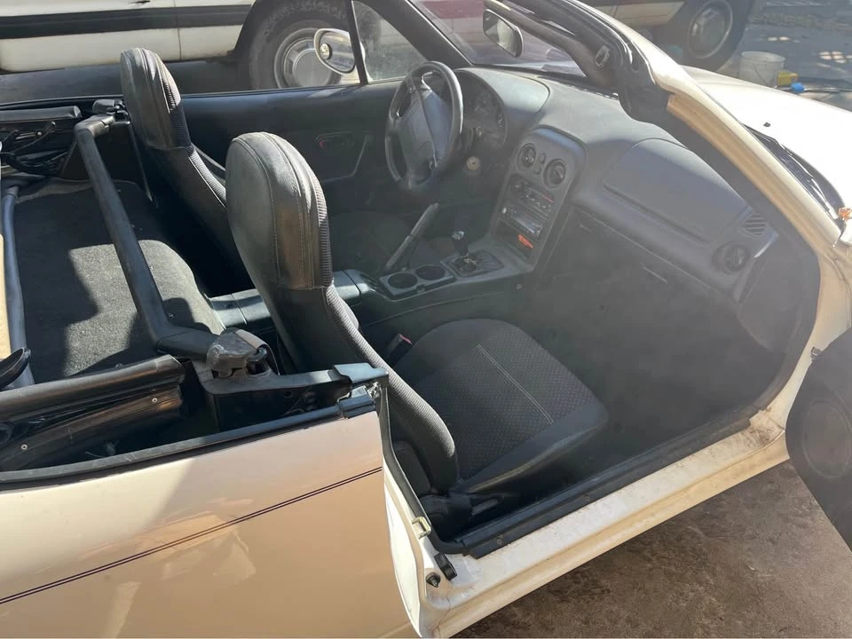 1997 Mazda NA MX-5 Miata - Image 5 of 10