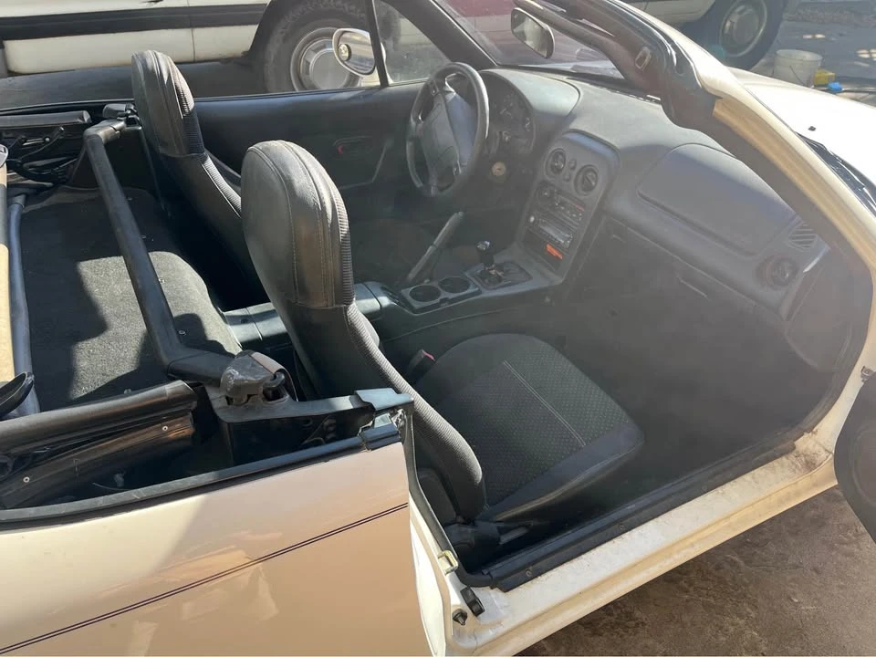 1997 Mazda NA MX-5 Miata - Image 4 of 10