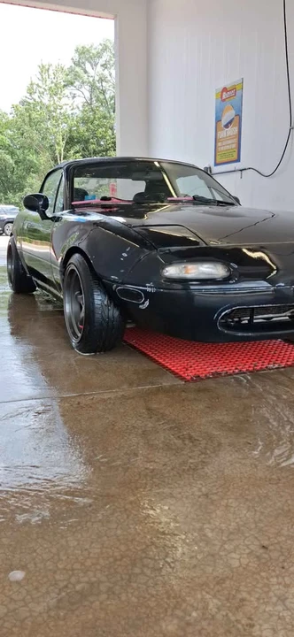 1997 Mazda NA MX-5 Miata - Image 5 of 10