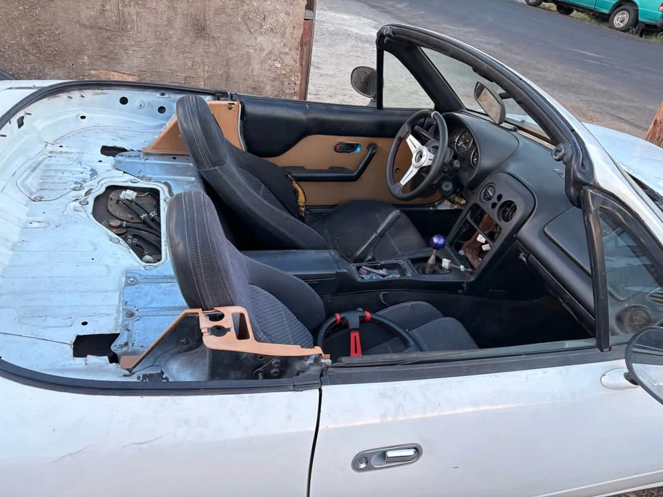 1997 Mazda NA MX-5 Miata - Image 6 of 10