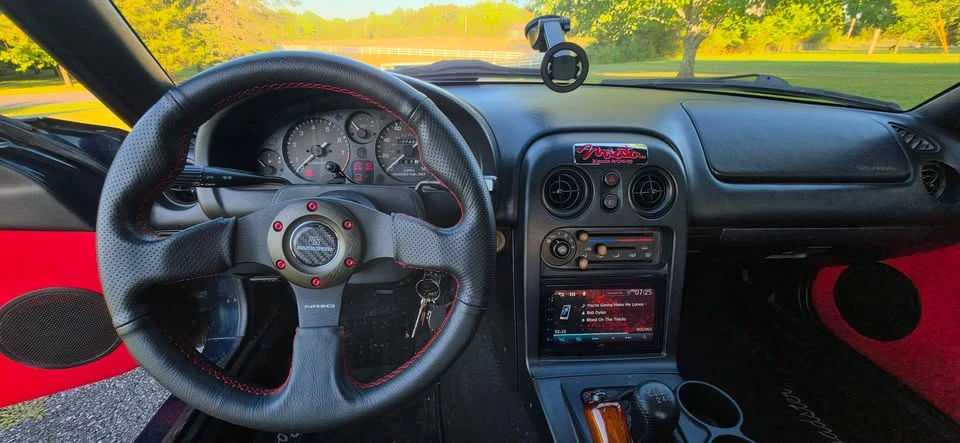 1997 Mazda NA MX-5 Miata - Image 6 of 10