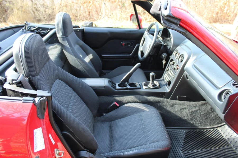 1997 Mazda NA MX-5 Miata - Image 5 of 12