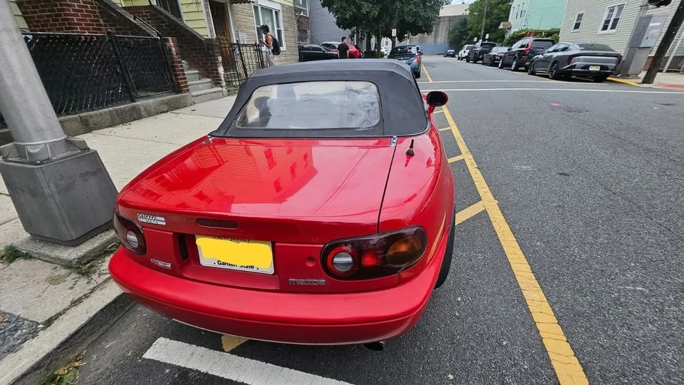 1997 Mazda NA MX-5 Miata - Image 10 of 15