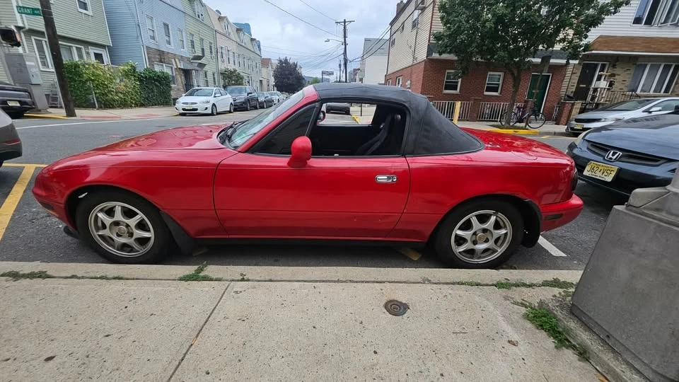 1997 Mazda NA MX-5 Miata - Image 11 of 15