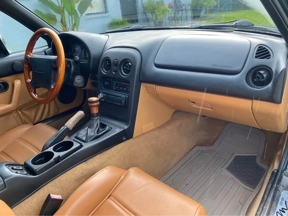 1997 Mazda NA MX-5 Miata - Image 6 of 10