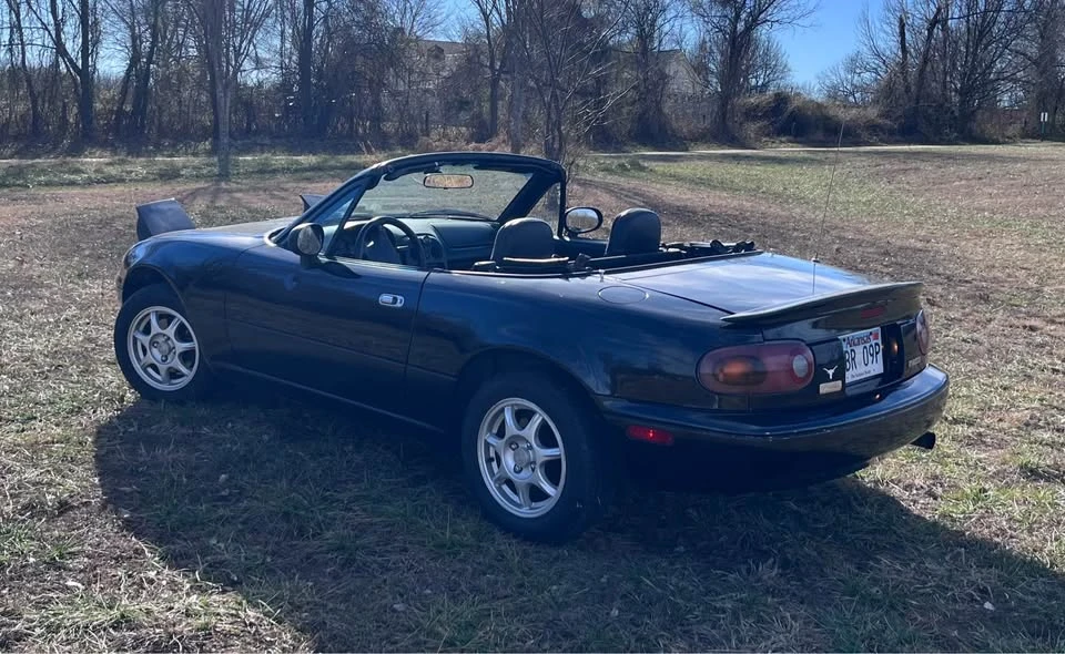 1997 Mazda NA MX-5 Miata - Image 5 of 10