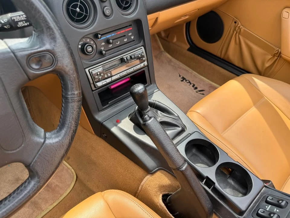 1997 Mazda NA MX-5 Miata - Image 6 of 10