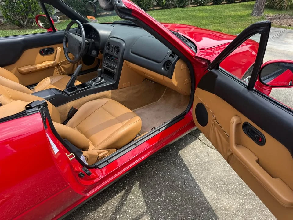 1997 Mazda NA MX-5 Miata - Image 7 of 10
