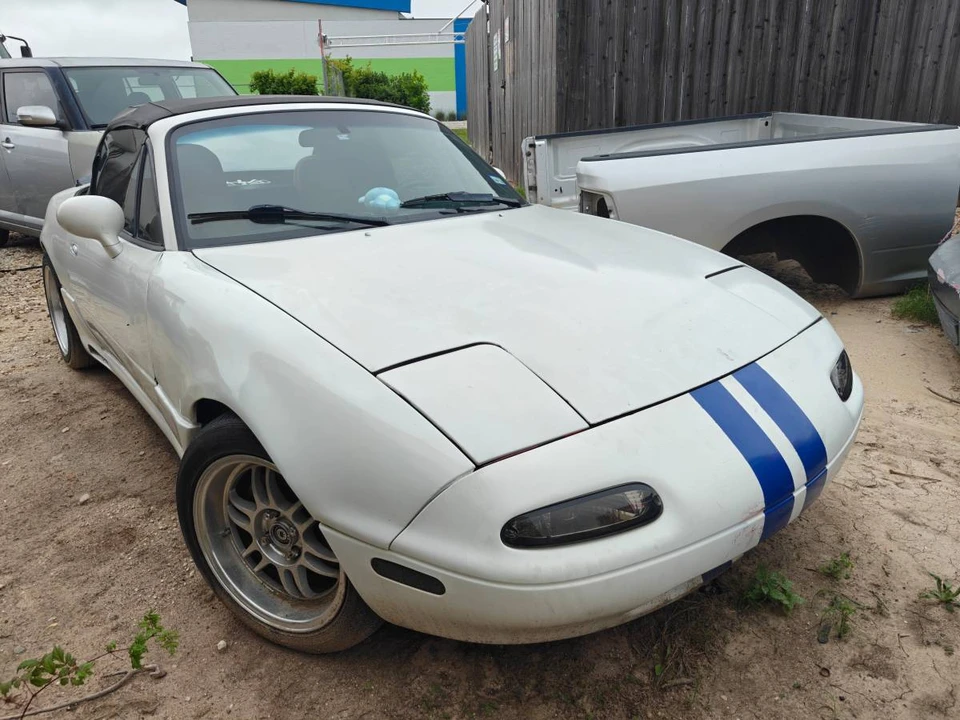 1997 Mazda NA MX-5 Miata - Image 2 of 9