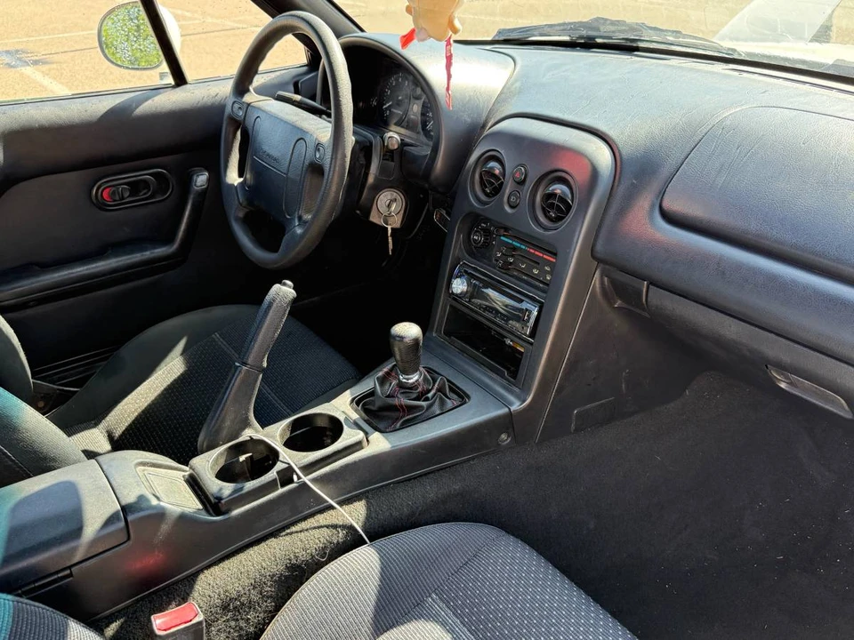 1997 Mazda NA MX-5 Miata - Image 9 of 15