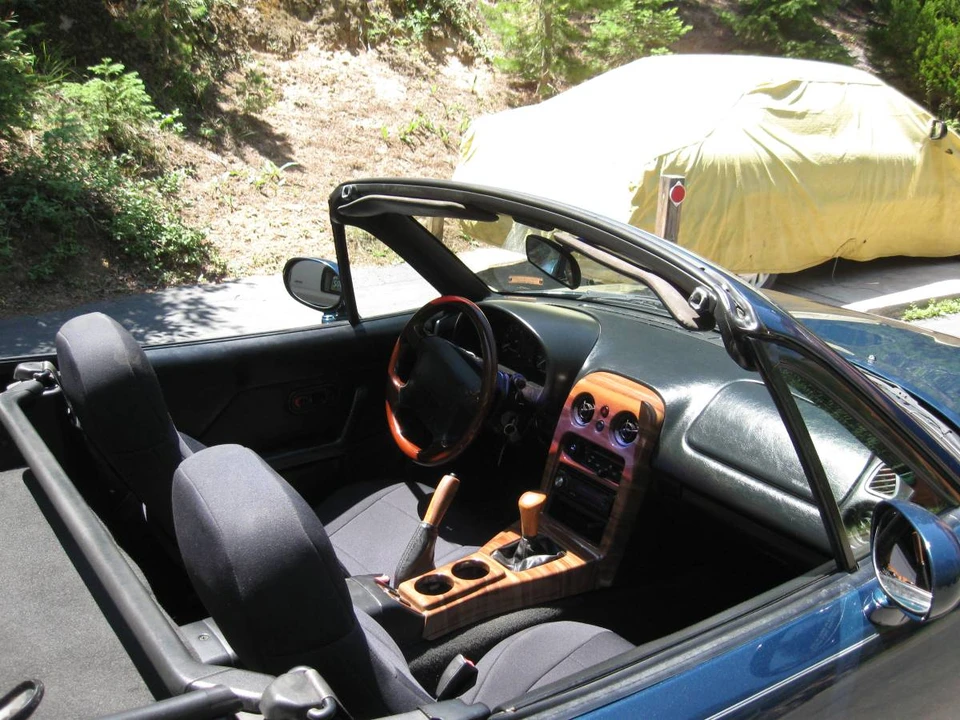 1997 Mazda NA MX-5 Miata - Image 9 of 11