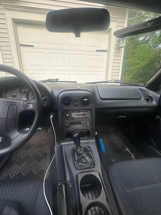 1997 Mazda NA MX-5 Miata - Image 6 of 10