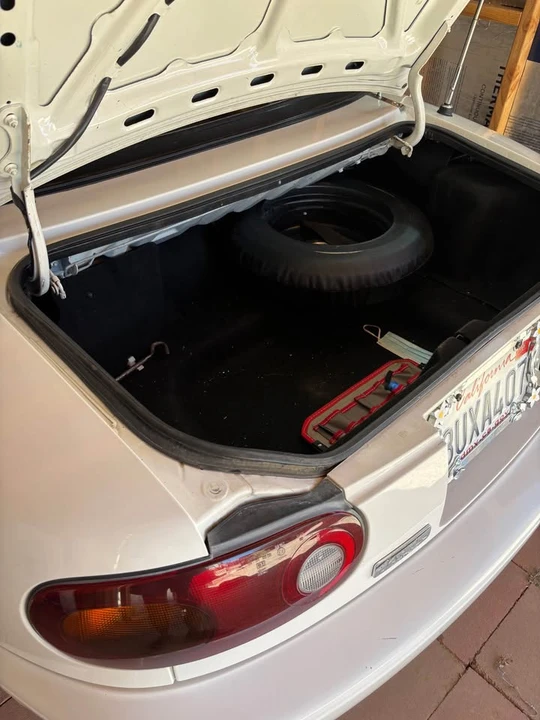 1997 Mazda NA MX-5 Miata - Image 5 of 9