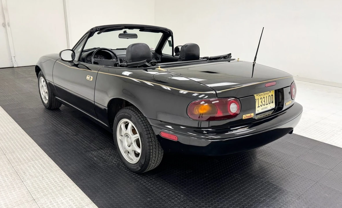 1997 Mazda NA MX-5 Miata - Image 6 of 12