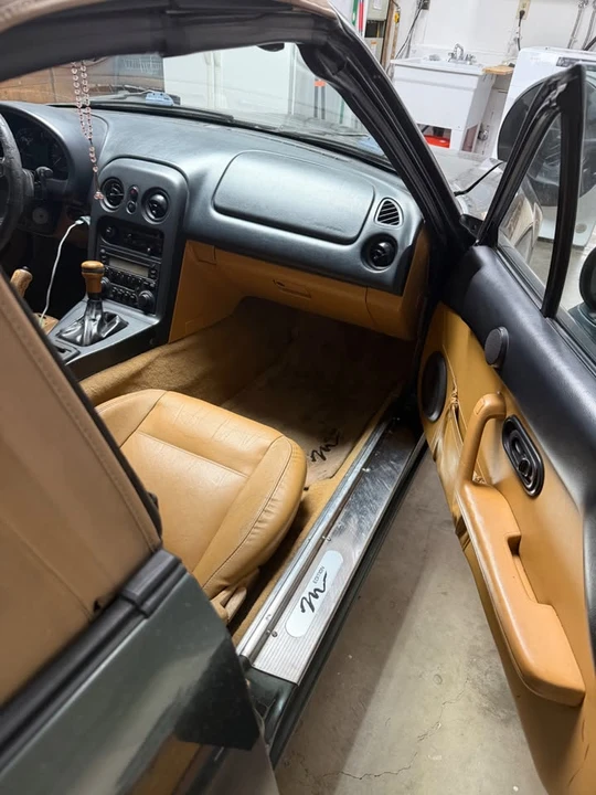 1997 Mazda NA MX-5 Miata - Image 4 of 7