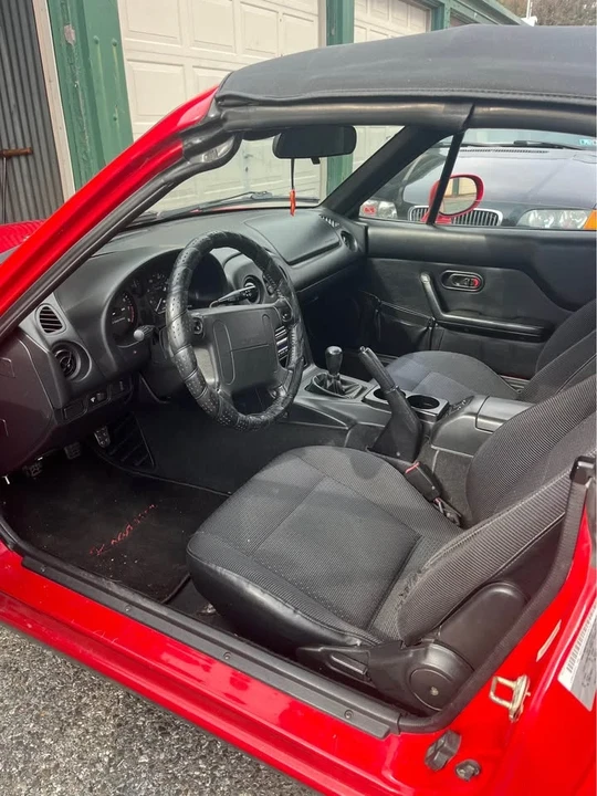 1997 Mazda NA MX-5 Miata - Image 8 of 10